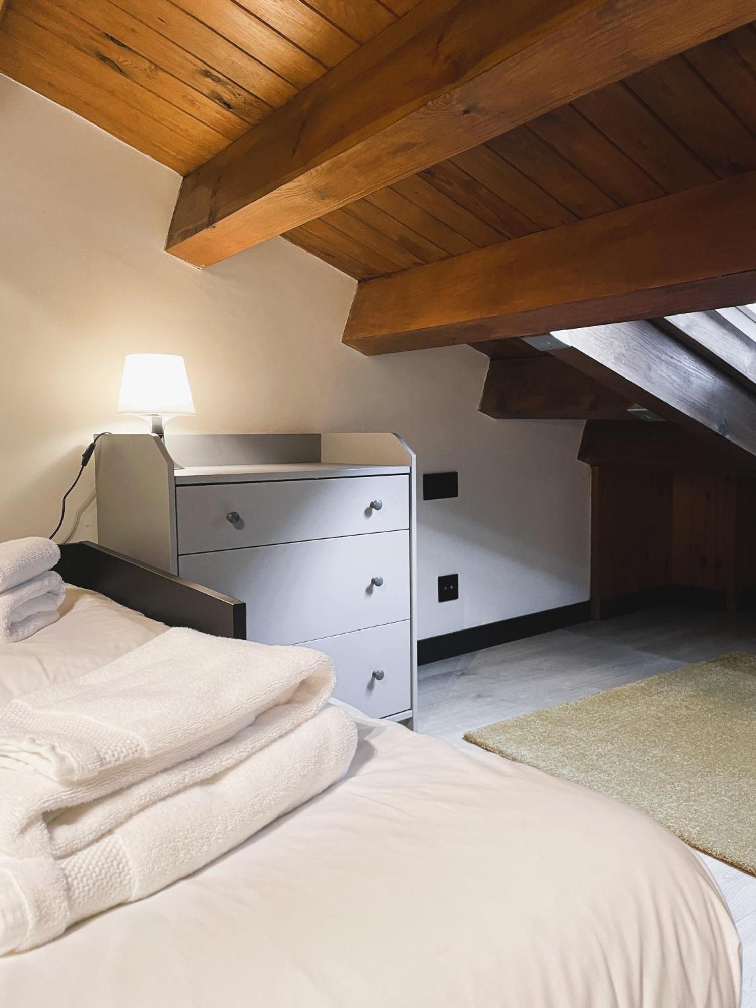 Apartamento Duplex En El Puente Historico, Gra De Fajol 坎普罗东 外观 照片
