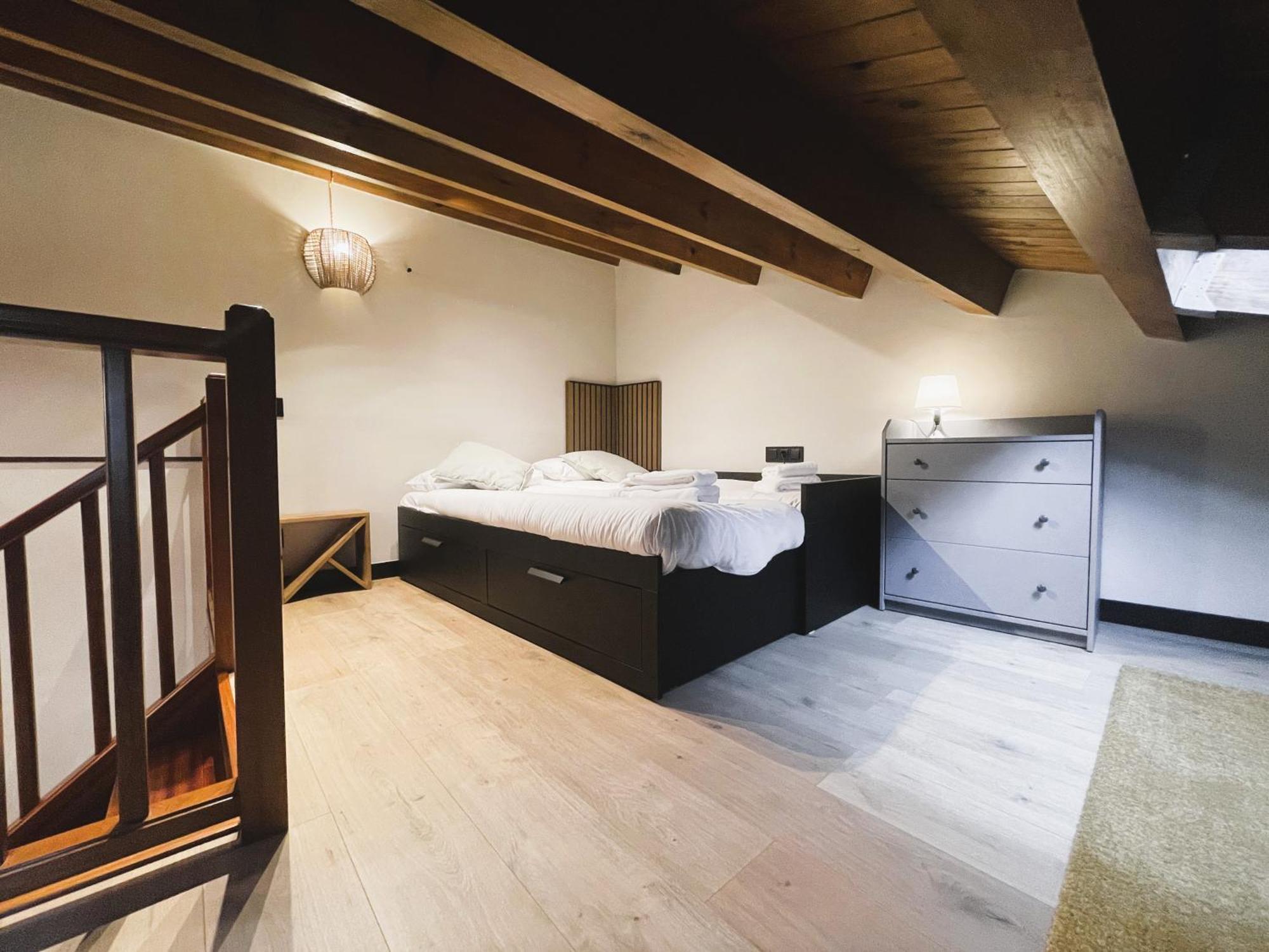 Apartamento Duplex En El Puente Historico, Gra De Fajol 坎普罗东 外观 照片
