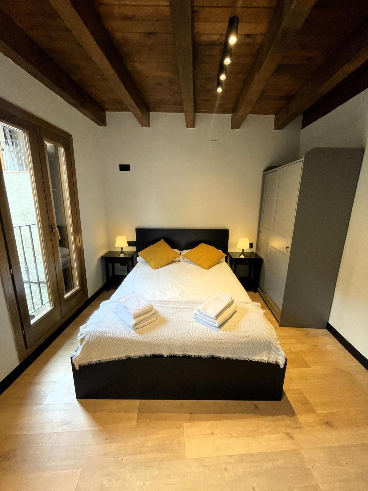 Apartamento Duplex En El Puente Historico, Gra De Fajol 坎普罗东 外观 照片