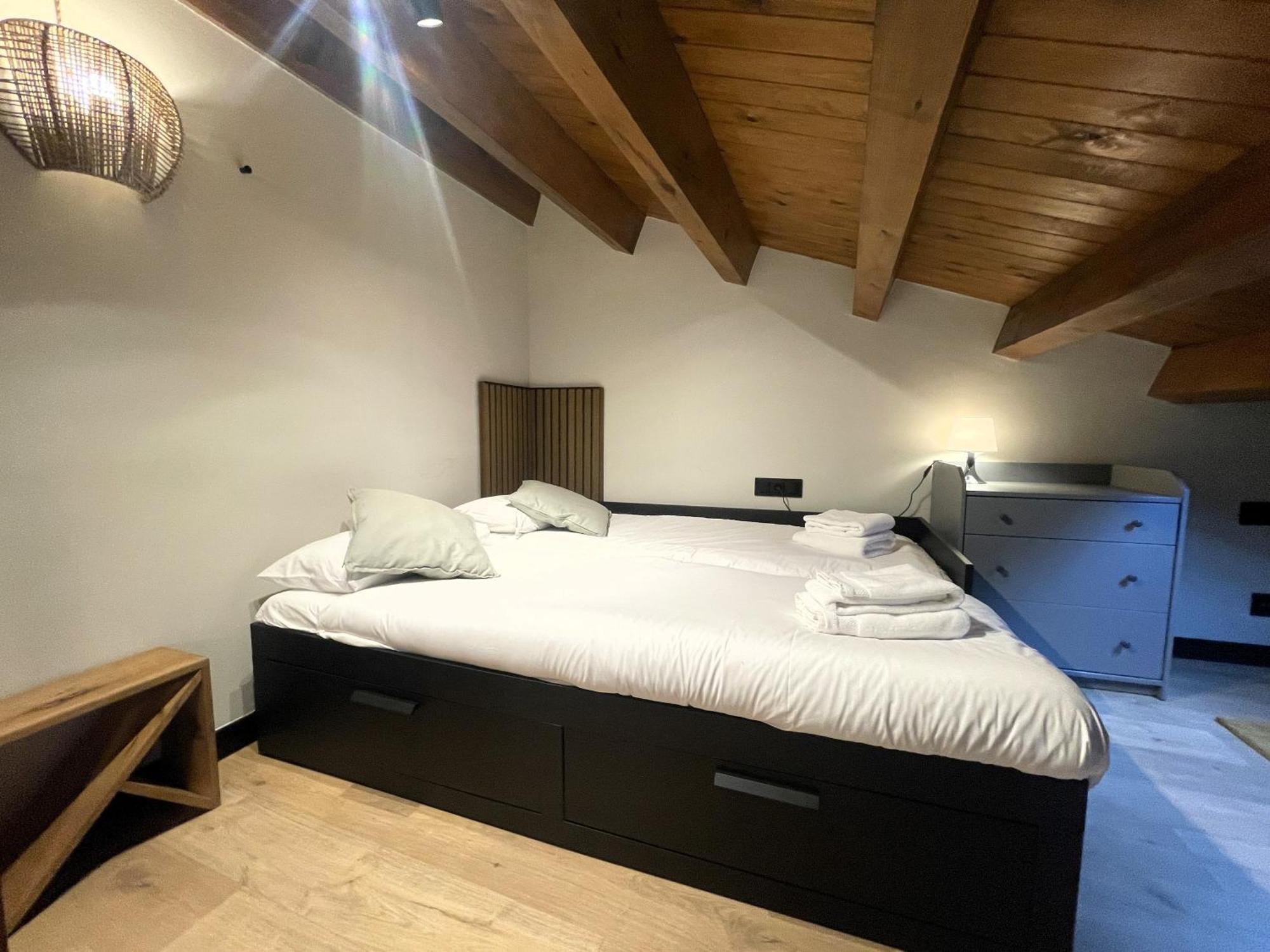 Apartamento Duplex En El Puente Historico, Gra De Fajol 坎普罗东 外观 照片