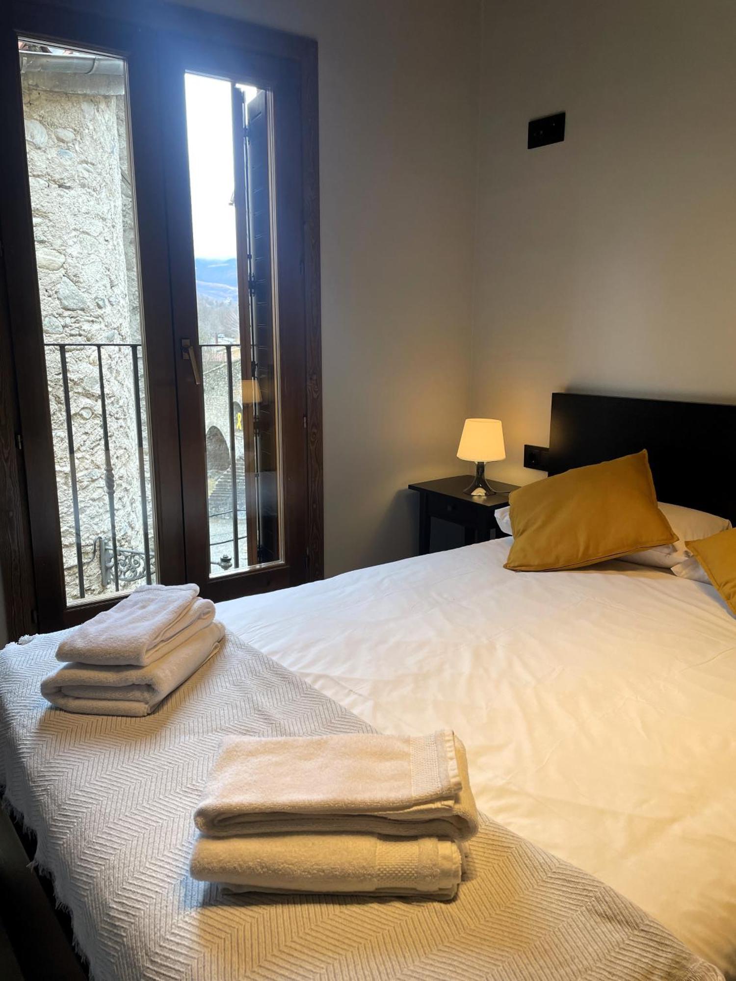 Apartamento Duplex En El Puente Historico, Gra De Fajol 坎普罗东 外观 照片
