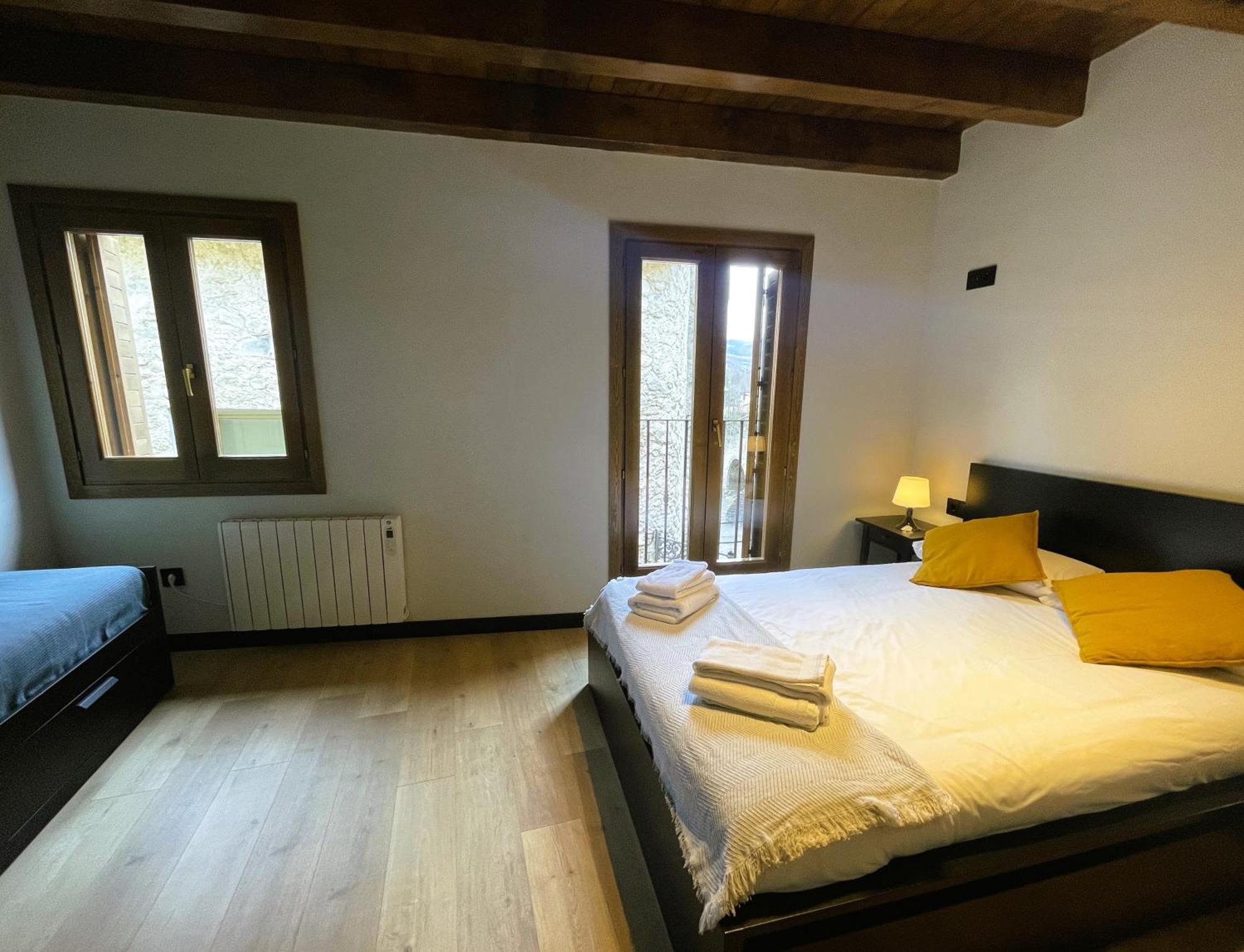 Apartamento Duplex En El Puente Historico, Gra De Fajol 坎普罗东 外观 照片